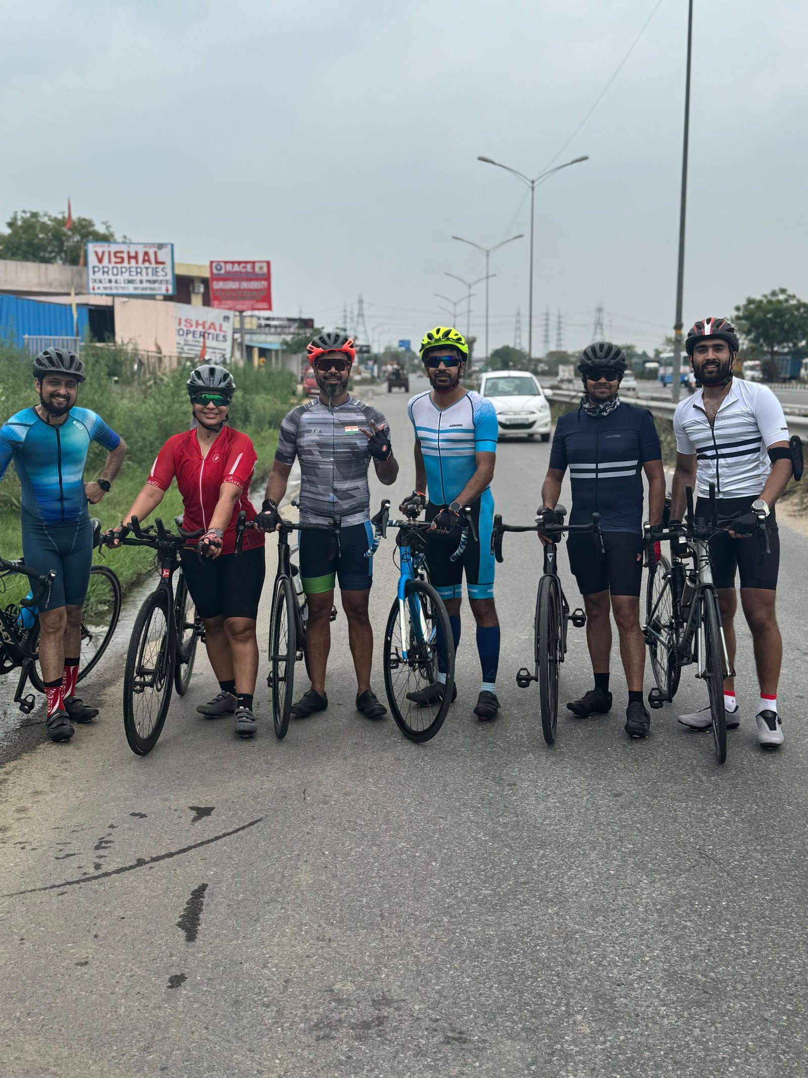 Cyclists posing together during the Goa triathlon camp